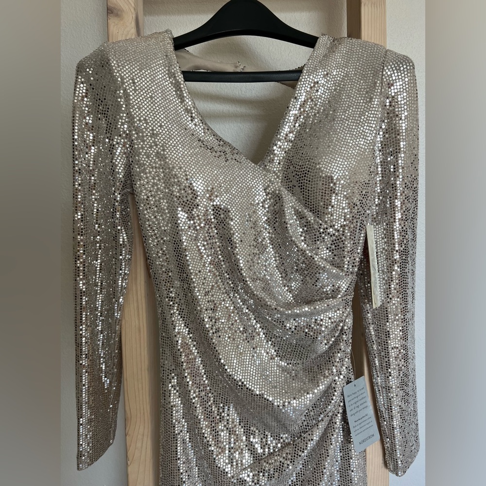 Shiny Dress - Picture 2 of 5